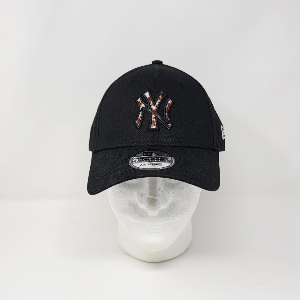 New Era New York Yankees 9FORTY Adjustable MLB Cap Hat Faux Fur Logo Black Brown